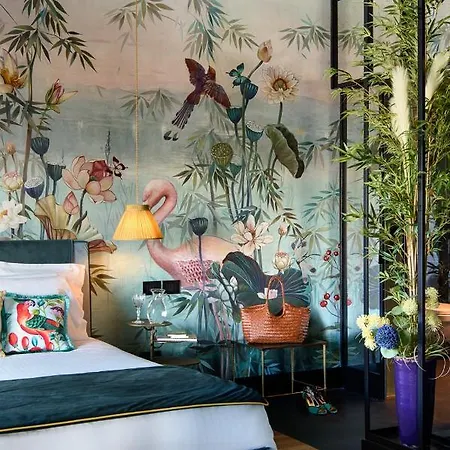 Velona's Jungle Luxury 3* Florence