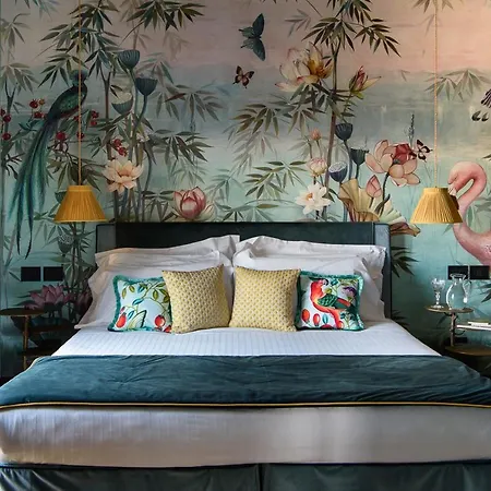 Velona's Jungle Luxury 3* Florence