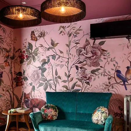 Velona's Jungle Luxury Bed & Breakfast