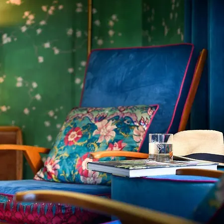 Velona's Jungle Luxury 3* Florence