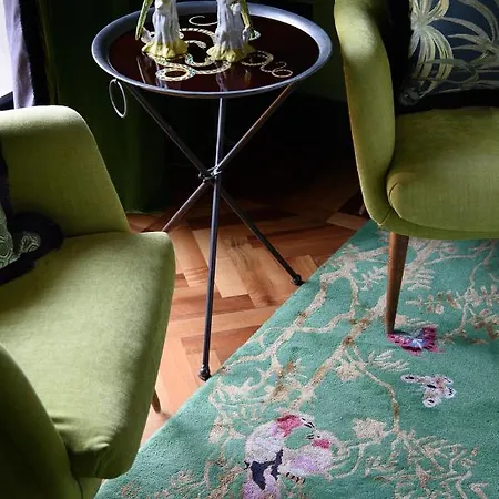 Velona's Jungle Luxury Bed & Breakfast Florence