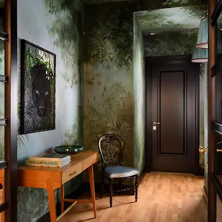 Velona's Jungle Luxury Bed & Breakfast Florence