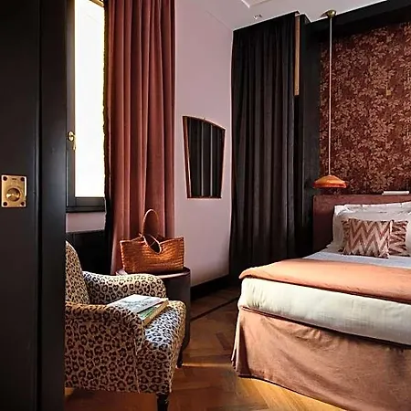 Velona's Jungle Luxury Bed & Breakfast 4*