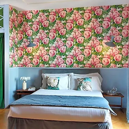Velona's Jungle Luxury Bed & Breakfast