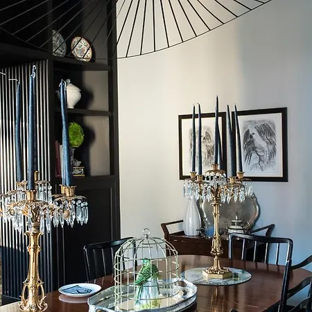 Velona's Jungle Luxury Bed & Breakfast Florence