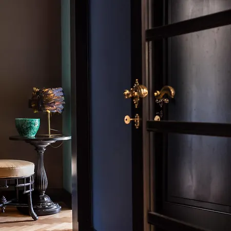 Velona's Jungle Luxury Florence