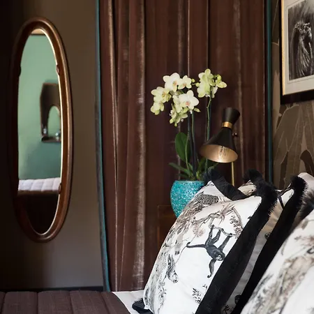 Velona's Jungle Luxury Bed & Breakfast Florence