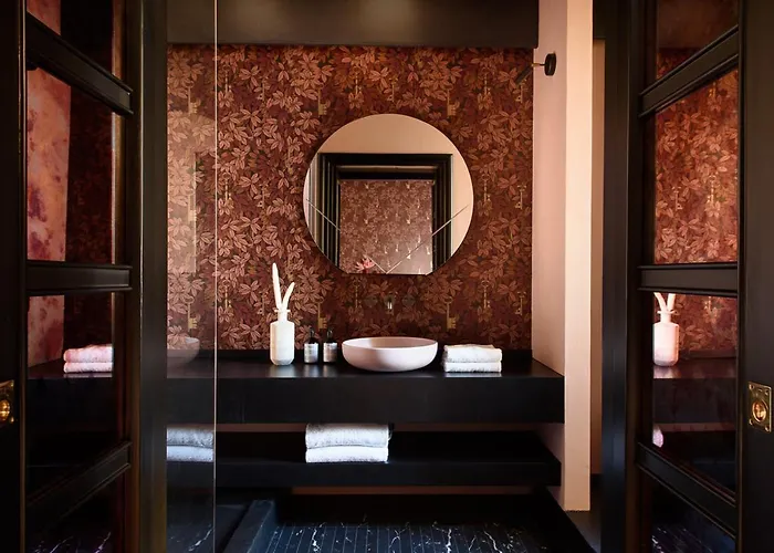Velona's Jungle Luxury