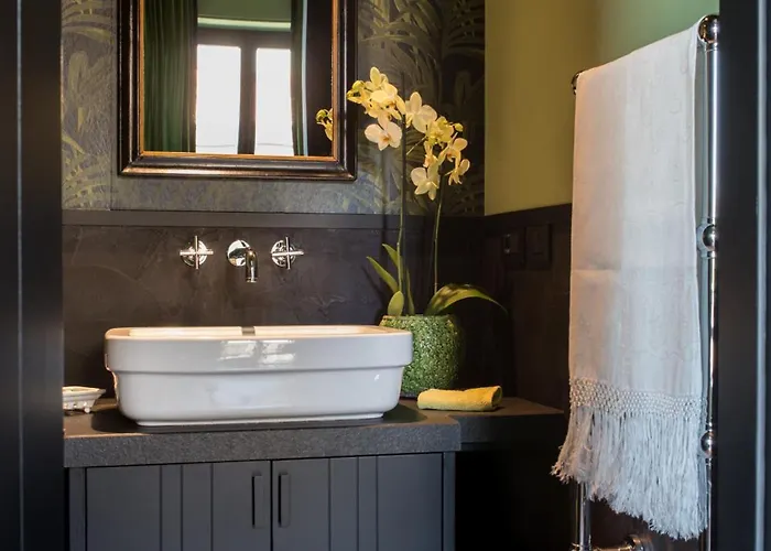 Velona's Jungle Luxury 4* Floransa