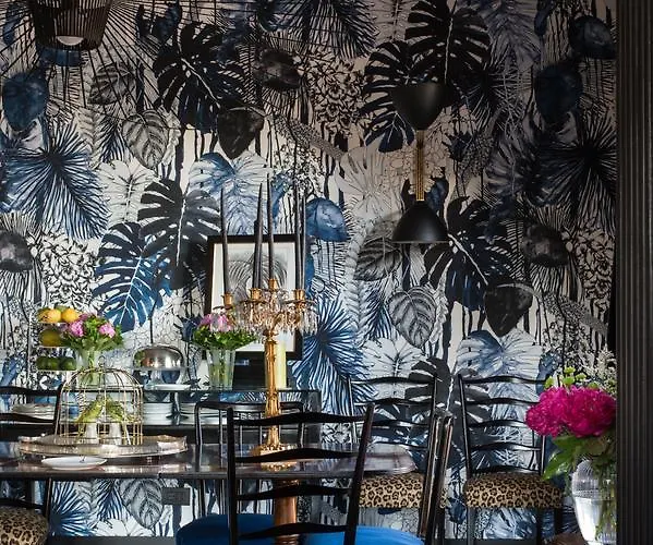 Velona's Jungle Luxury